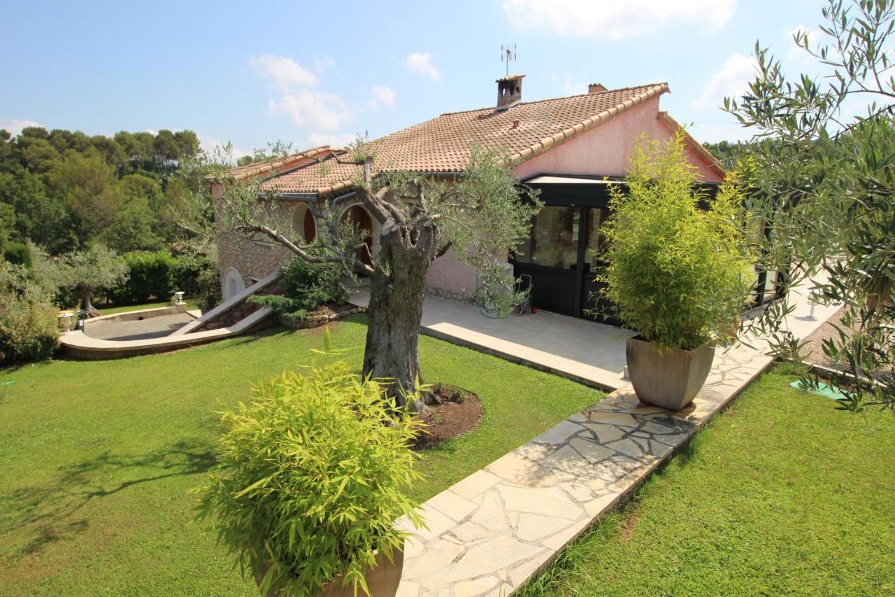 Villa Jalna Chambre, Suites Et Appartement Roquefort-les-Pins Exterior photo