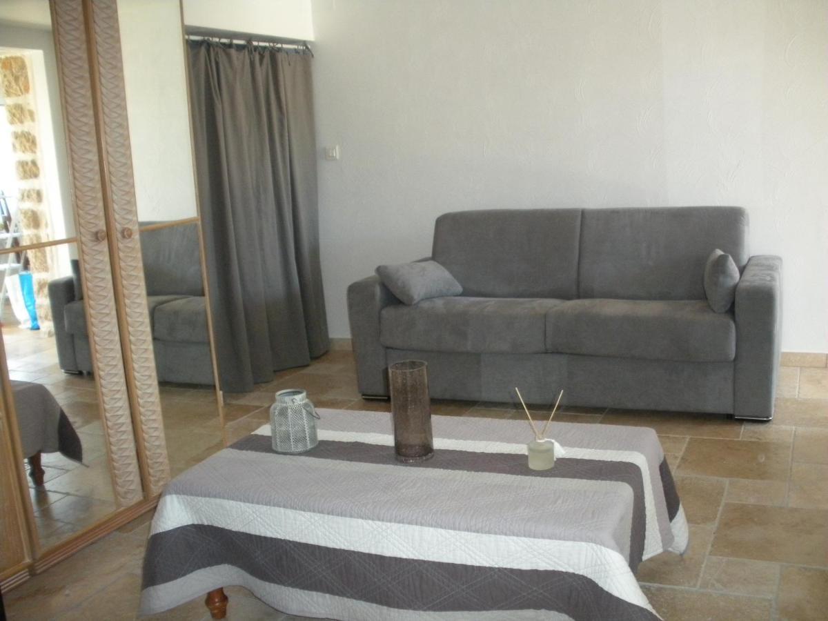 Villa Jalna Chambre, Suites Et Appartement Roquefort-les-Pins Exterior photo